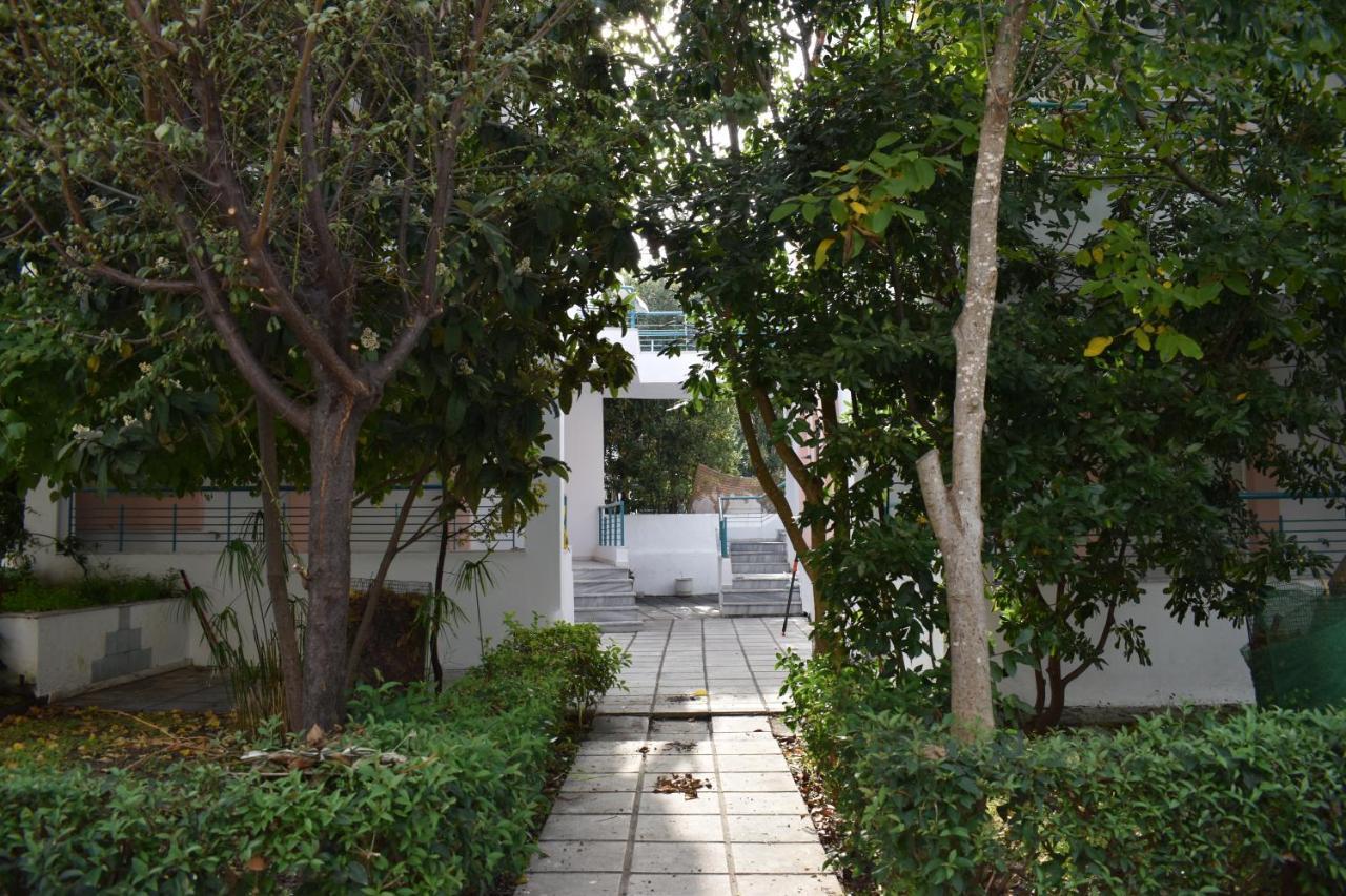 Niki Apartments Polychrono Exterior photo