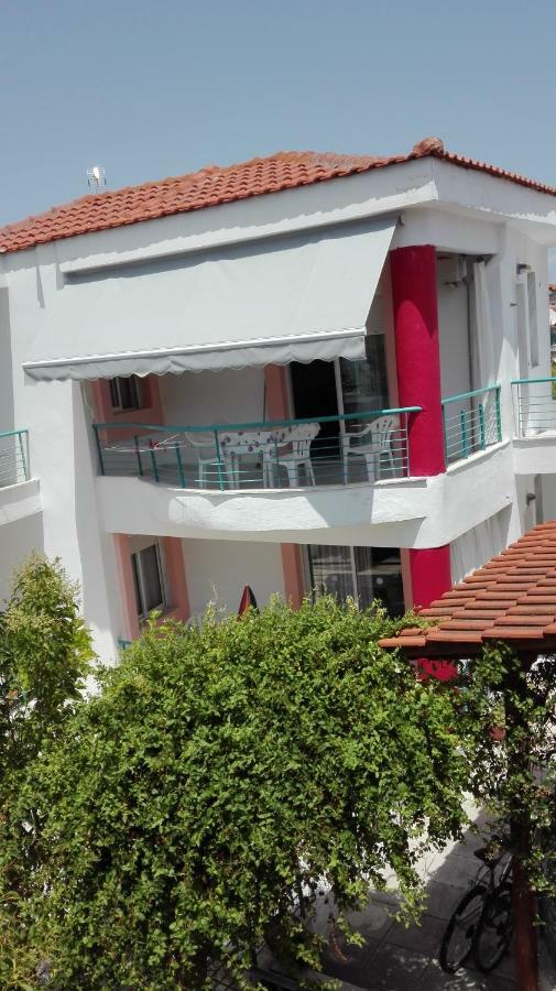 Niki Apartments Polychrono Exterior photo